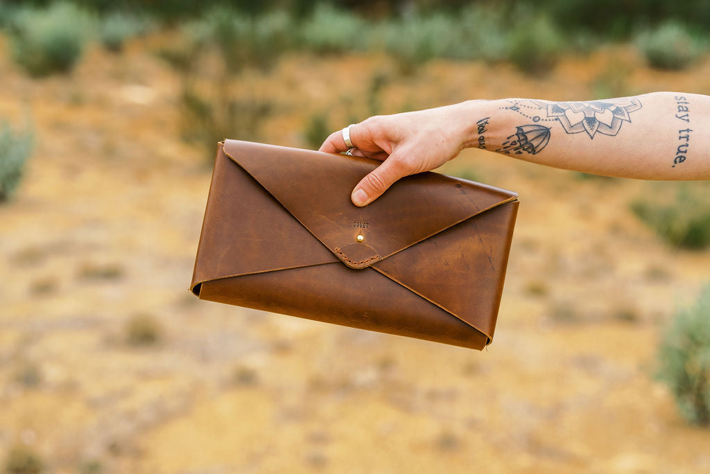 Envelope clutch