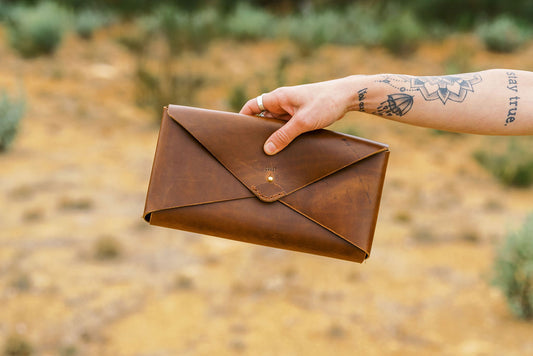 Envelope clutch