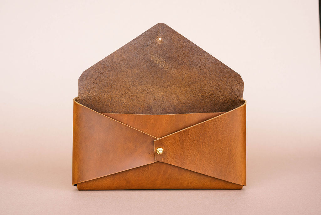 Envelope clutch