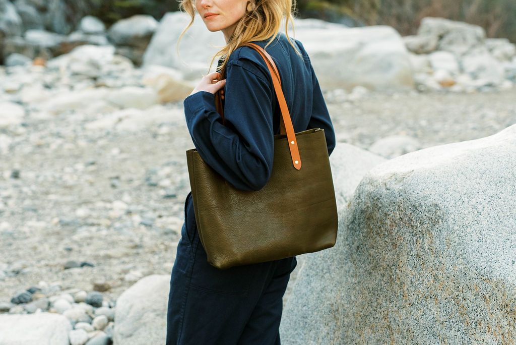 CLASSIC tote